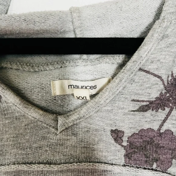 Maurice’s lace up sleeve light weight Sweatshirt - Picture 4 of 6